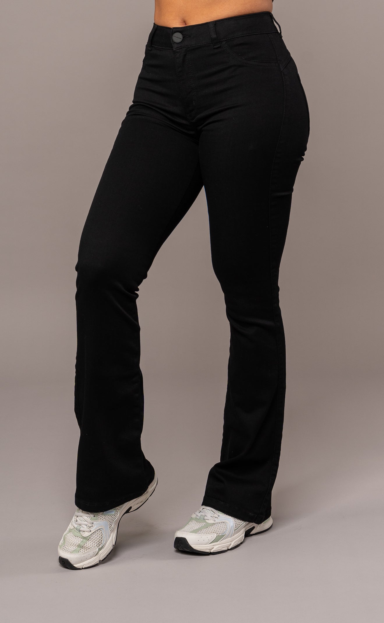 Womens Flared Mid Waisted Fitjeans - Black Flared Mid FITJEANS