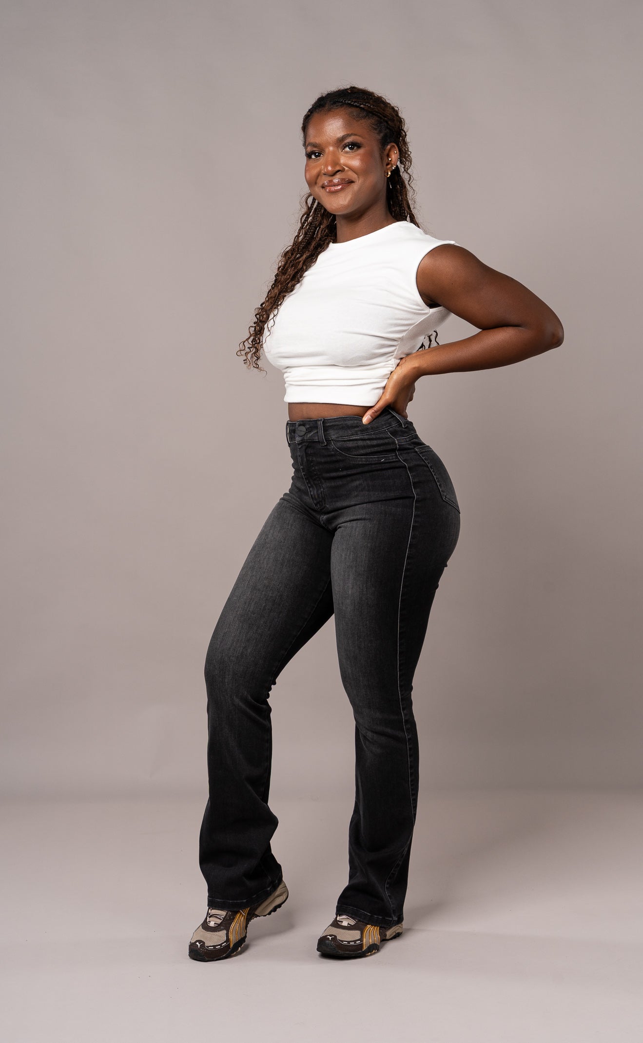 Womens Flared Fitjeans - Worn Black Flared FITJEANS
