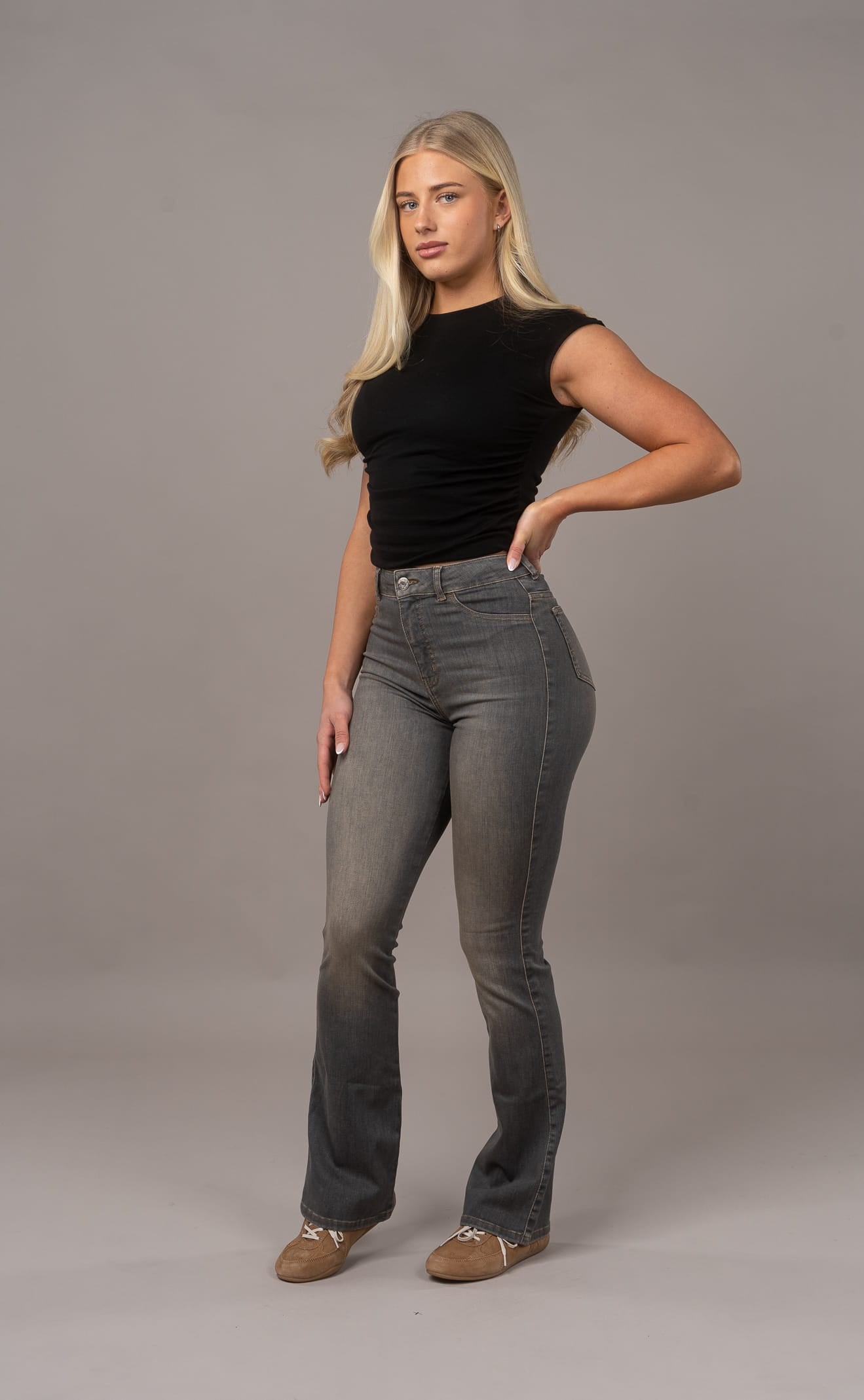 Womens Flared Fitjeans - Warm Grey Flared FITJEANS