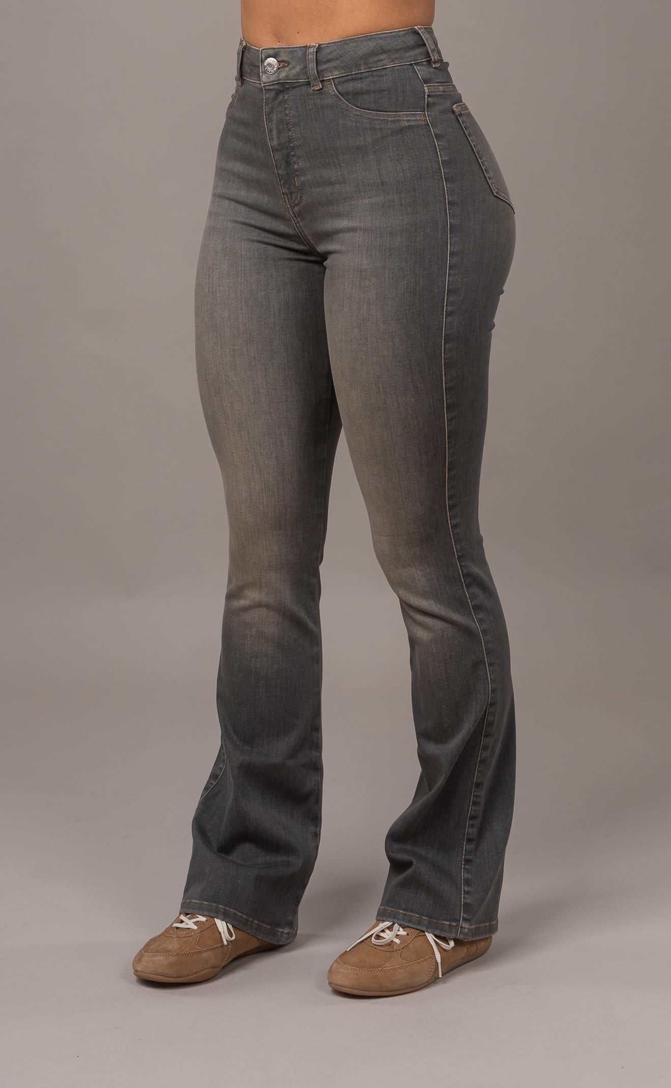 Womens Flared Fitjeans - Warm Grey Flared FITJEANS