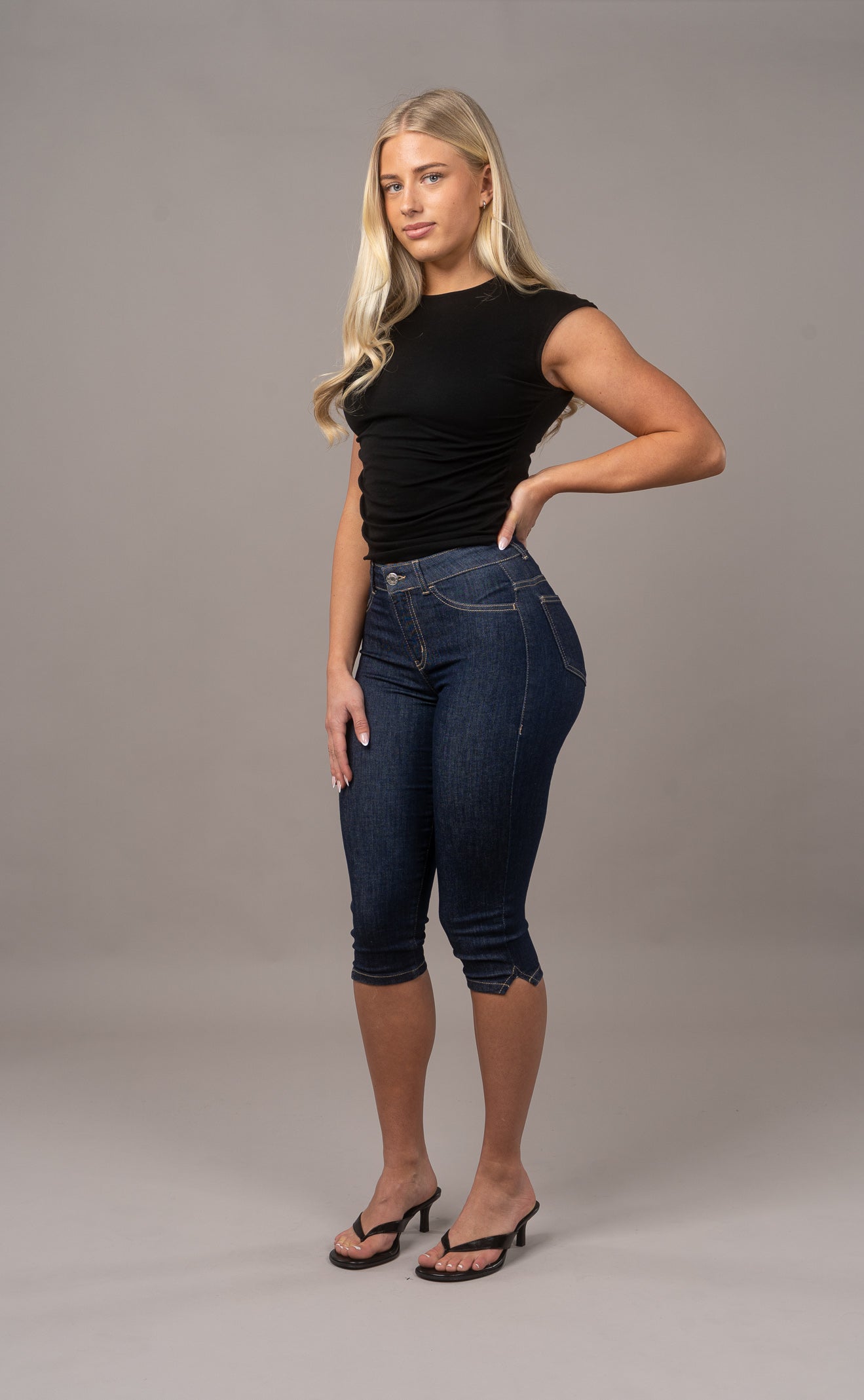 Womens Capri Fitjeans - Rinse Blue Capri FITJEANS