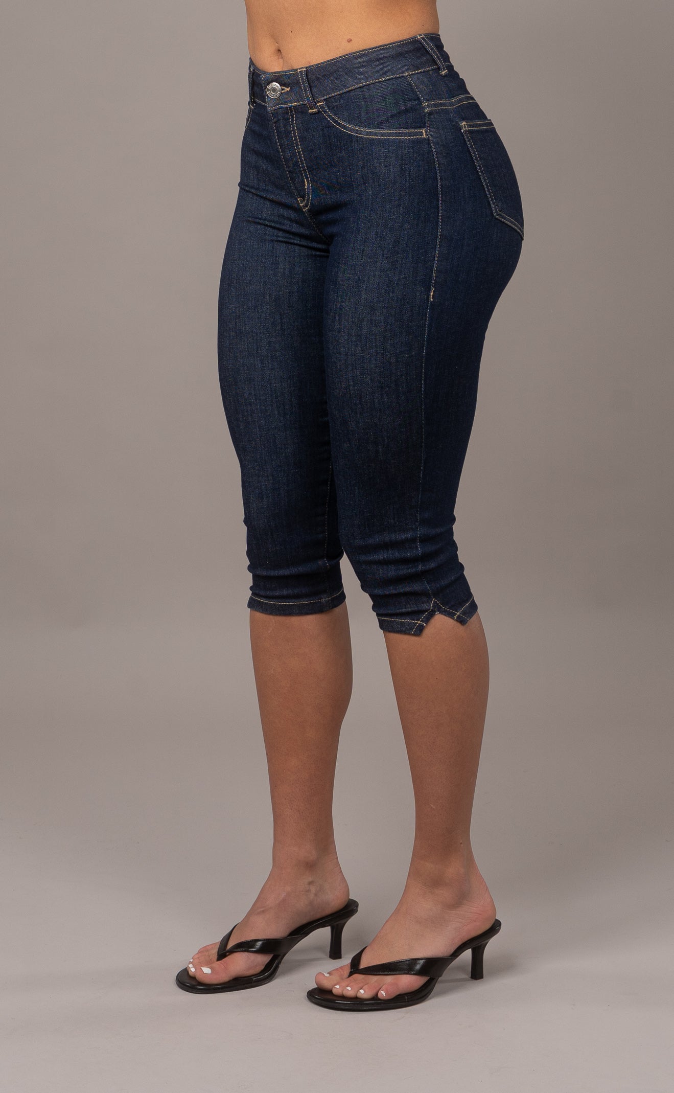 Womens Capri Fitjeans - Rinse Blue Capri FITJEANS