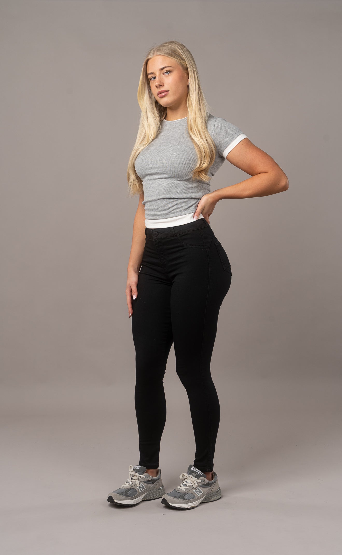 Womens Contour Mid Waisted Fitjeans - Black Contour Mid Waisted FITJEANS