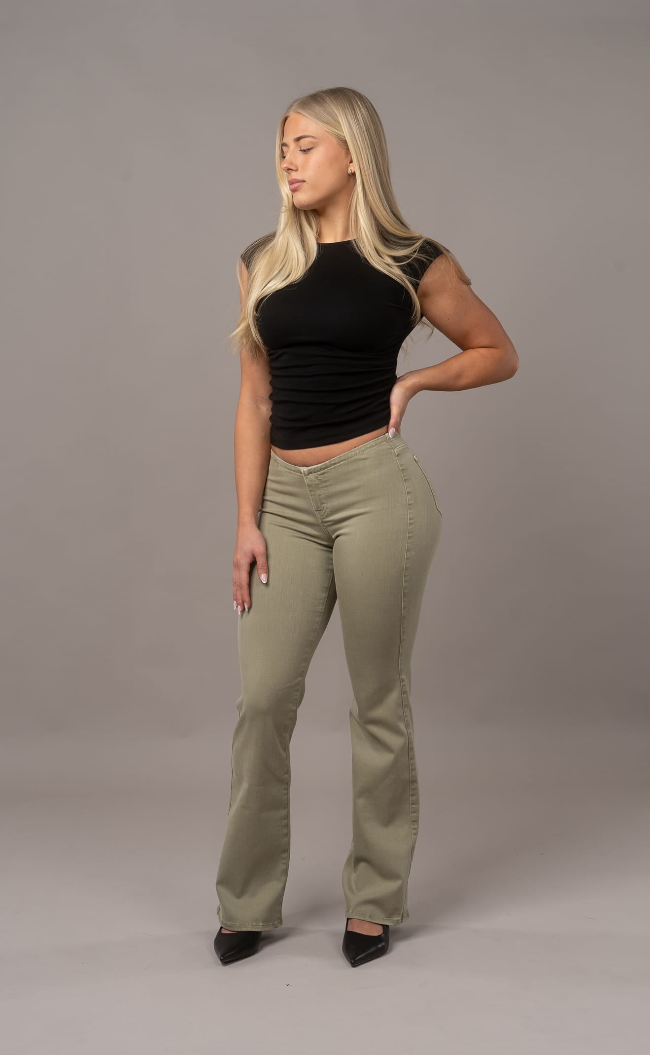 Bare Low Waisted Flared Fitjeans - Khaki Bare Low Waisted Flared FITJEANS