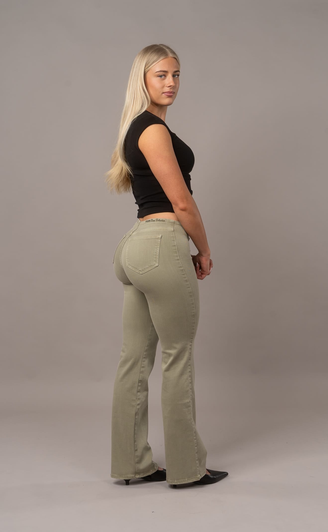 Bare Low Waisted Flared Fitjeans - Khaki Bare Low Waisted Flared FITJEANS