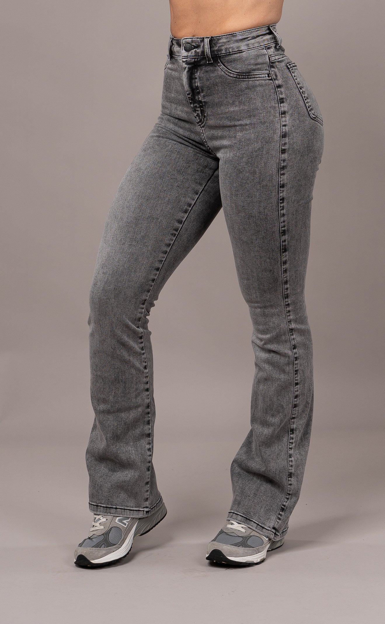 Womens Flared Fitjeans - Heavy Washed Grey Flared FITJEANS
