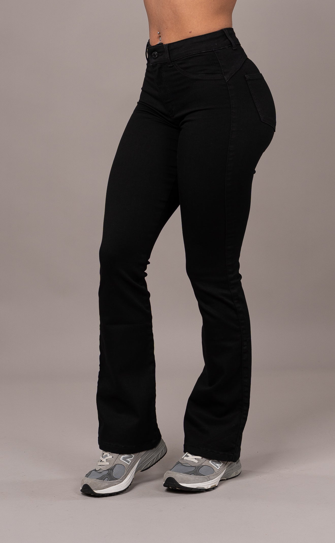 Womens Flared Mid Waisted Fitjeans - Black Flared Mid FITJEANS