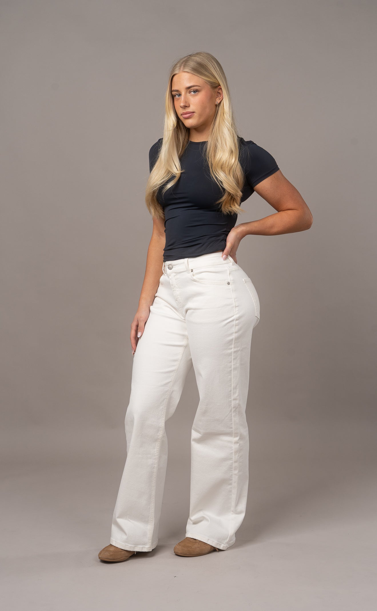 Womens Baggy Low Waisted Fitjeans - White Baggy Low Waisted FITJEANS