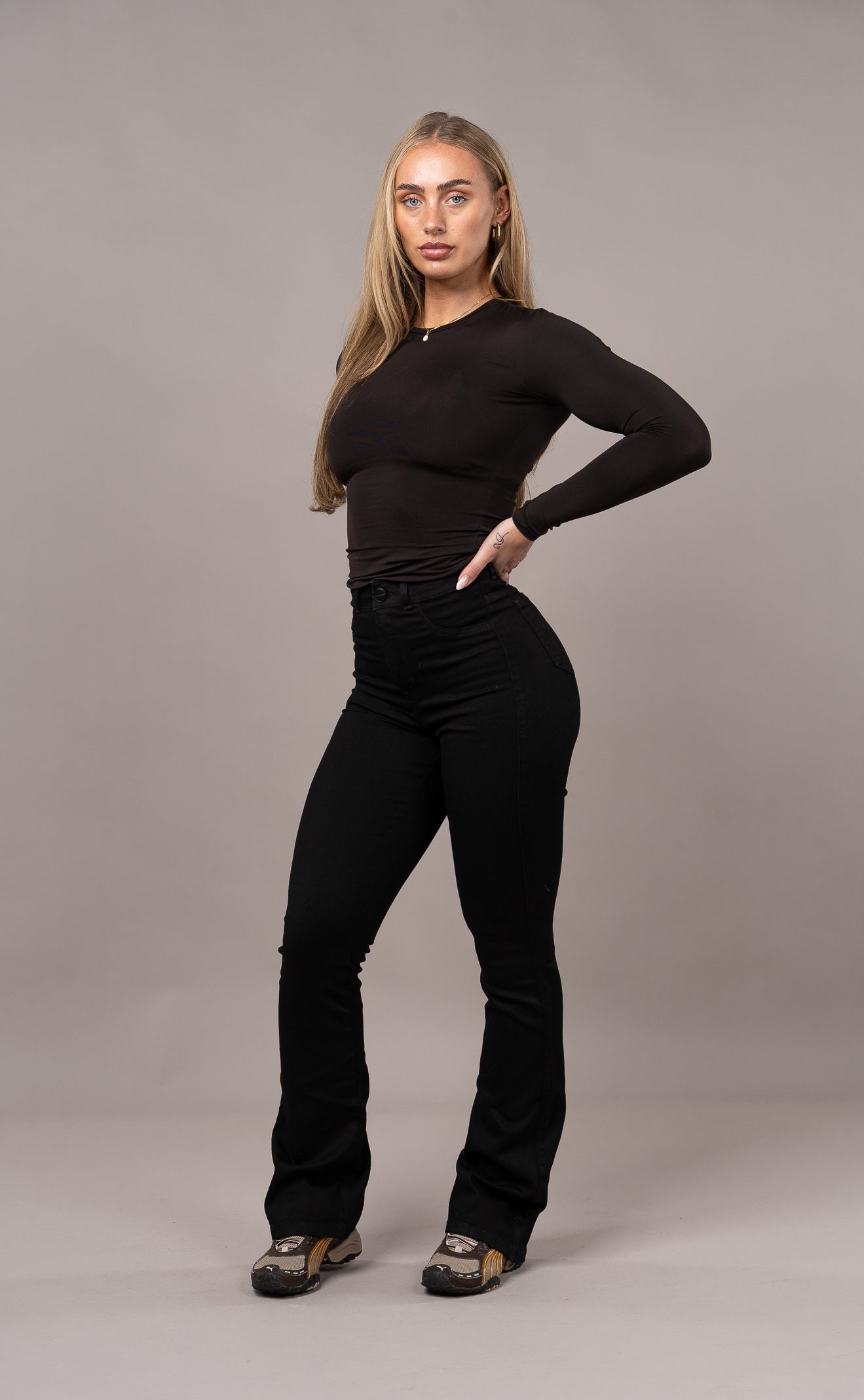 Womens Flared Fitjeans - Black Flared FITJEANS