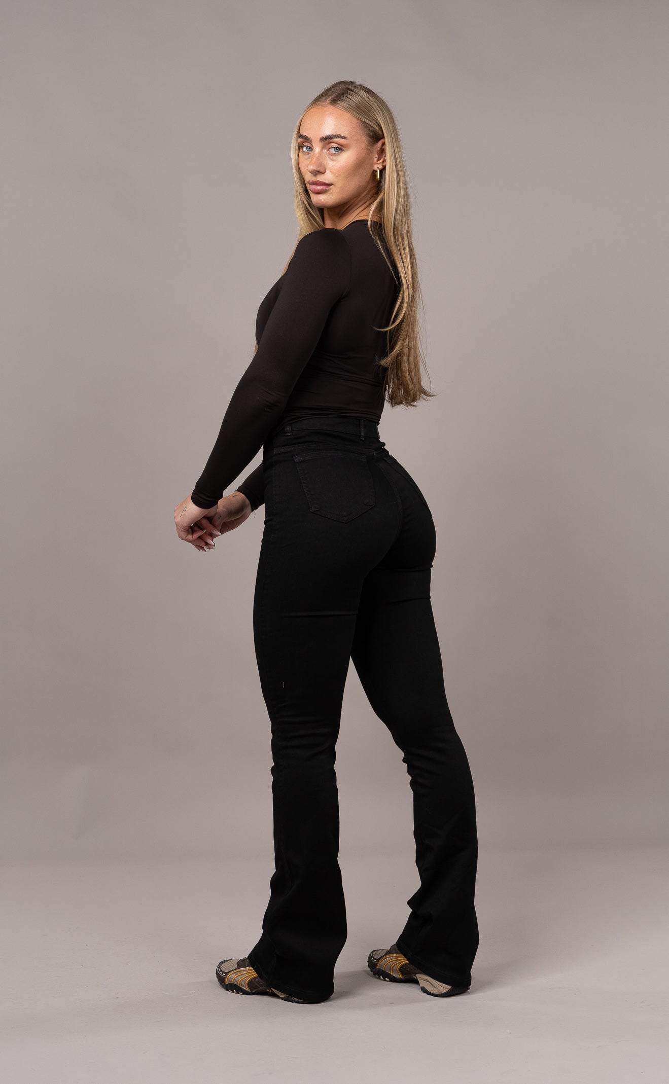 Womens Flared Fitjeans - Black Flared FITJEANS