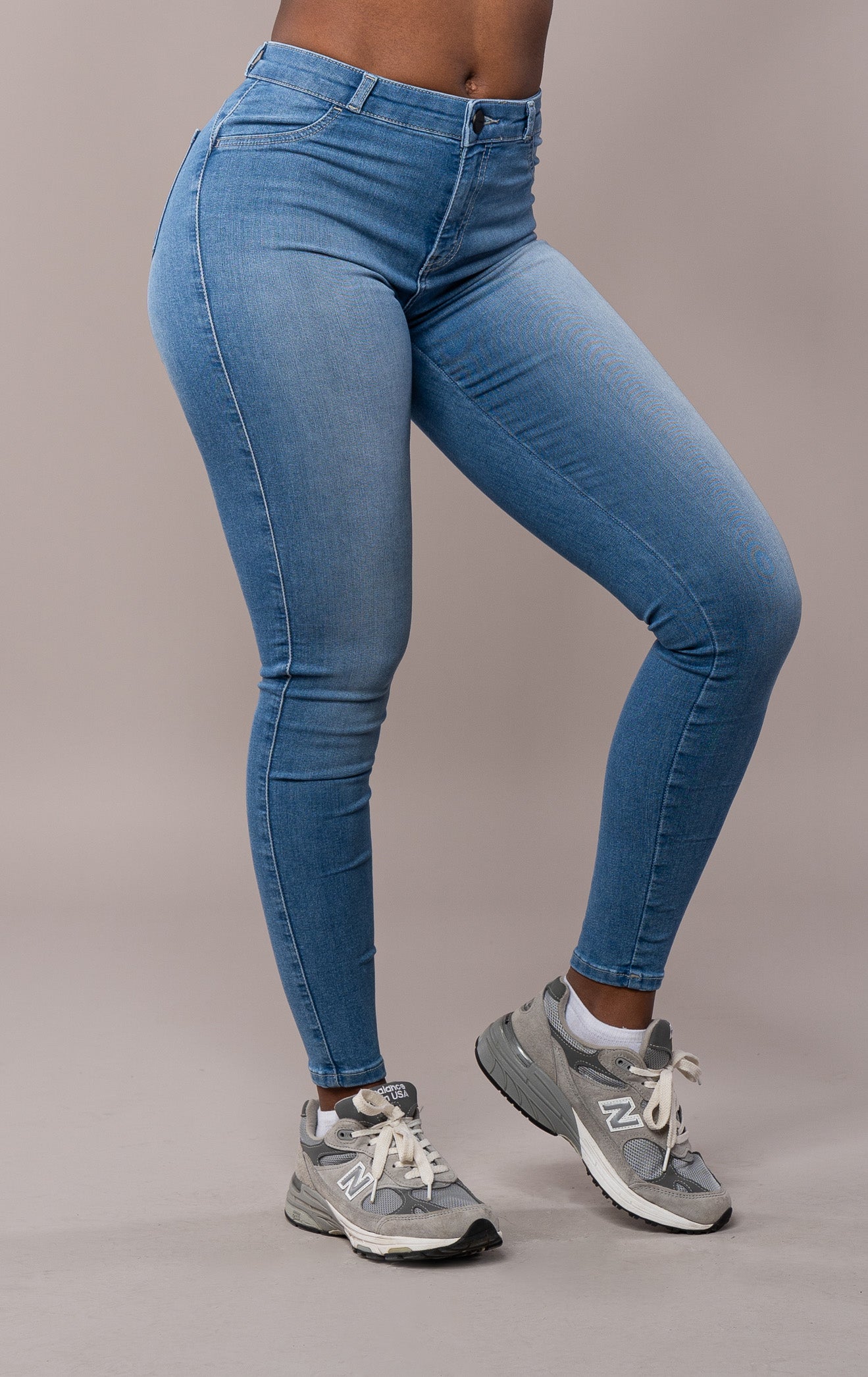 Womens Contour Mid Waisted Fitjeans - Arctic Light Blue Contour Mid Waisted FITJEANS