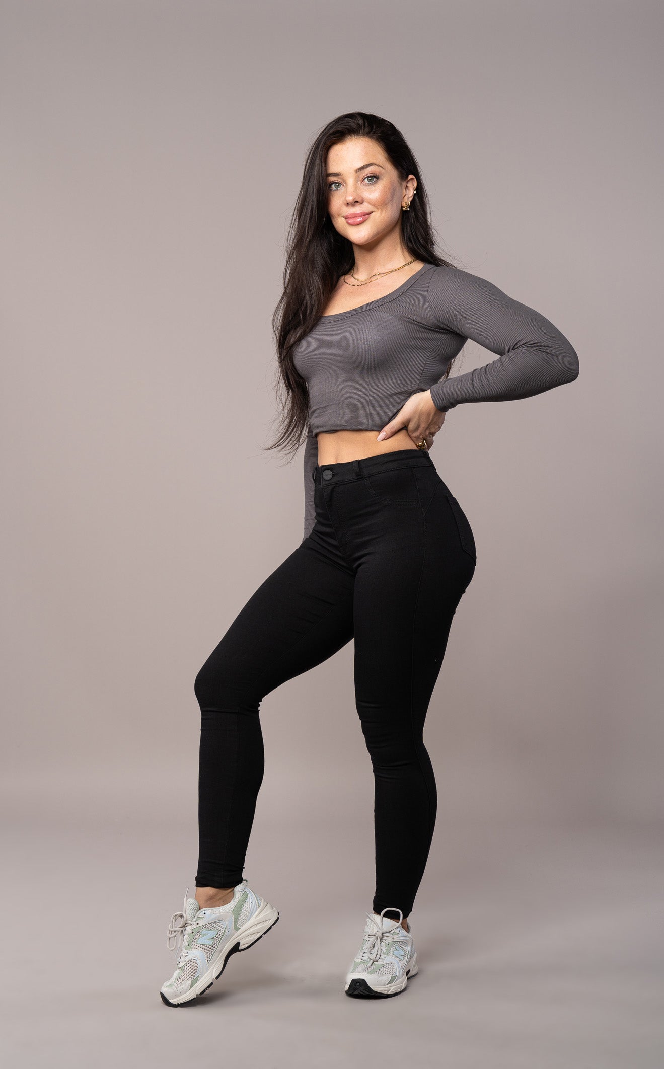 Womens Contour Mid Waisted Fitjeans - Black Contour Mid Waisted FITJEANS
