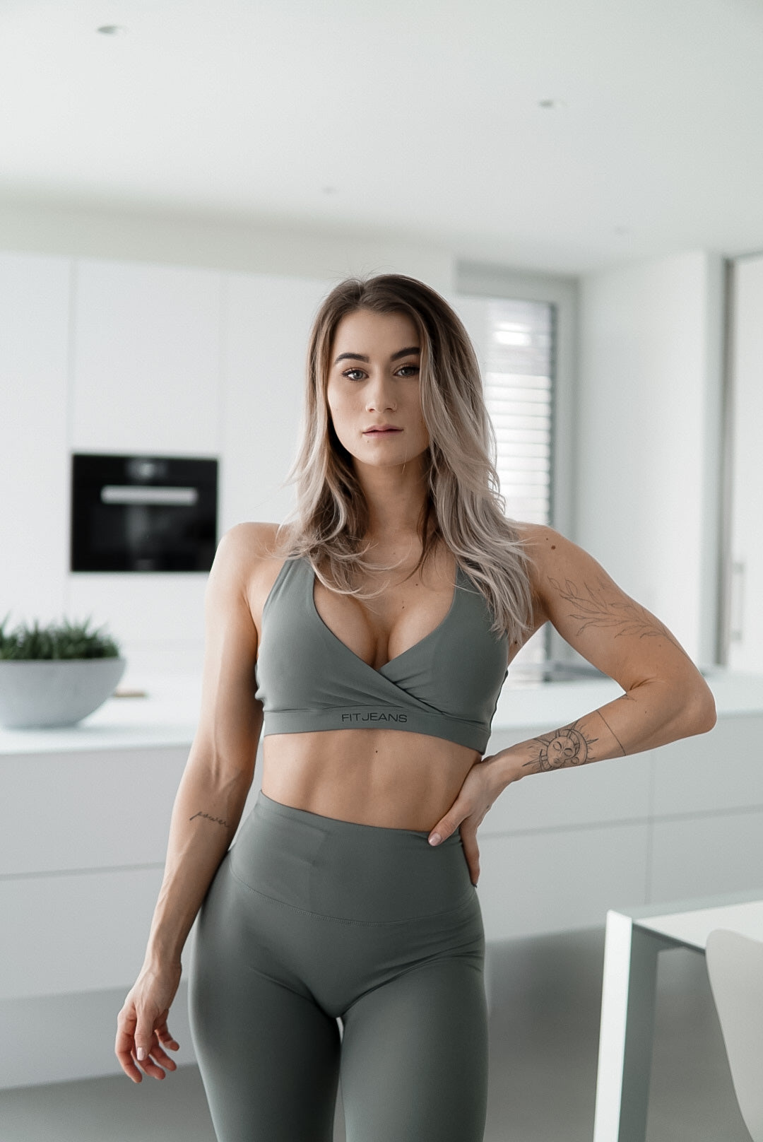 Yoga Sports Bra - Forest Green Yoga Sports Bra FITJEANS