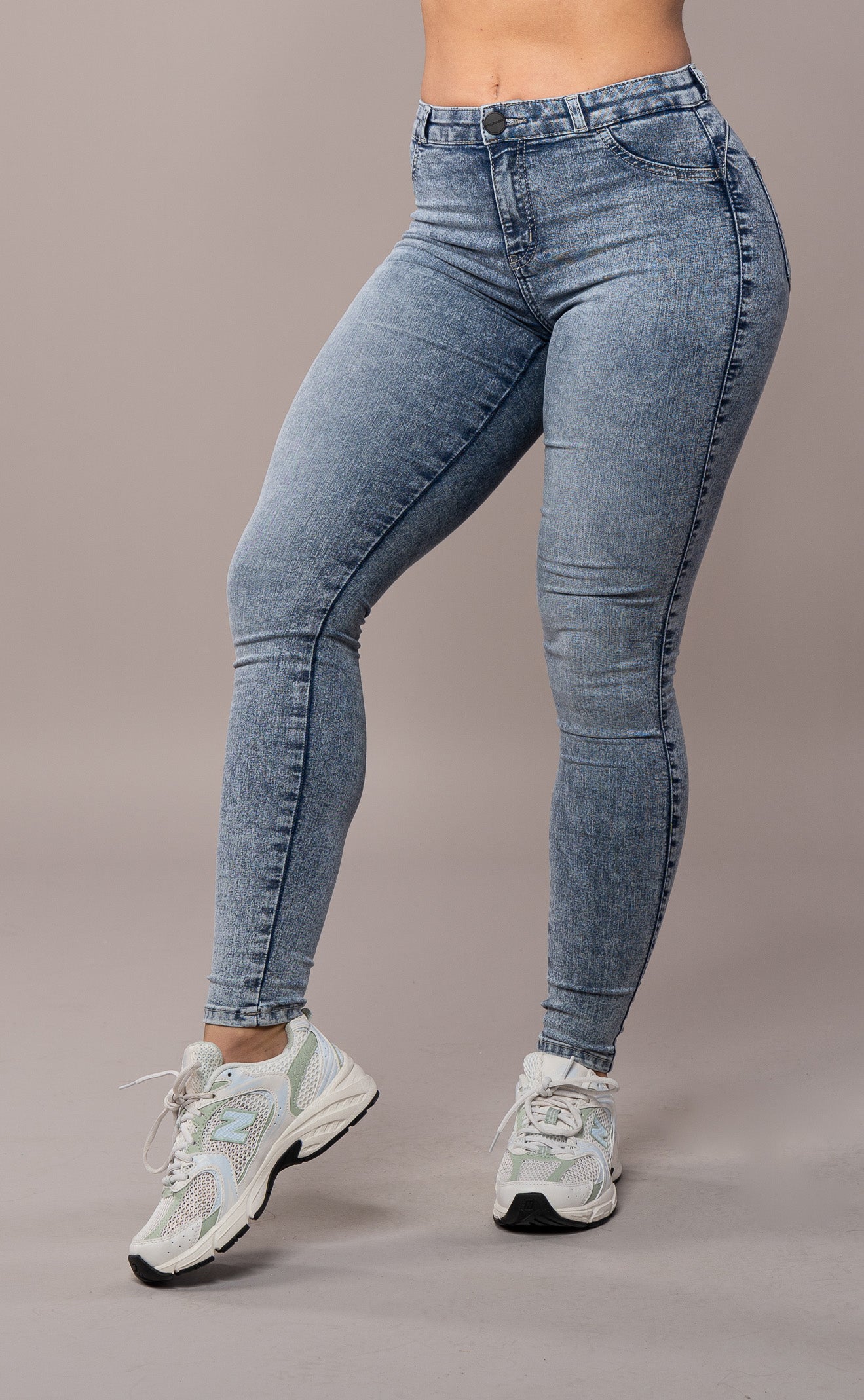Womens Contour Mid Waisted Fitjeans - Acid Wash Contour Mid Waisted FITJEANS