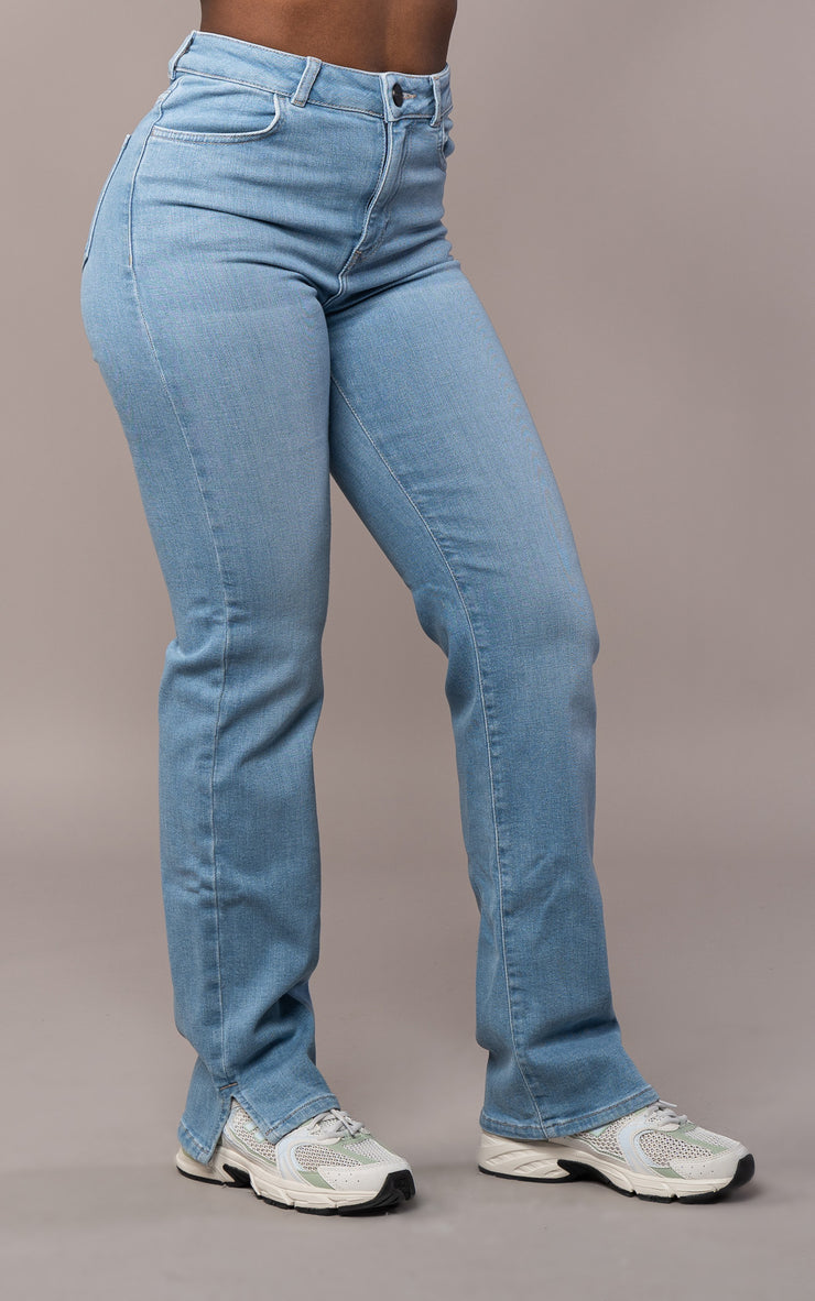 Denim Trends for Spring: 2 Must Have Jeans from Bloomingdales - YesMissy